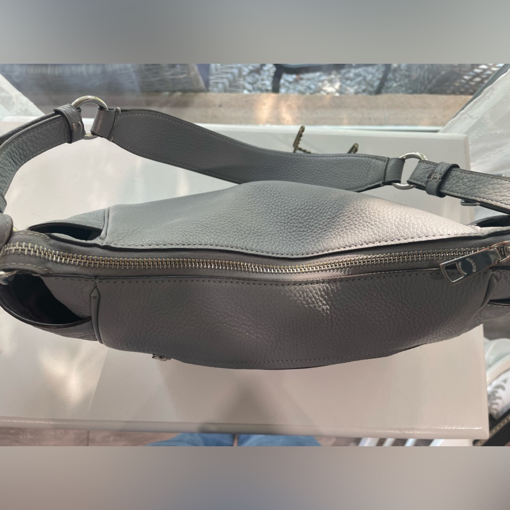 ✨ Coach Pebbled Leather Hobo Shoulder Bag – Gray – Classic Slouchy Style - Picture 3 of 7